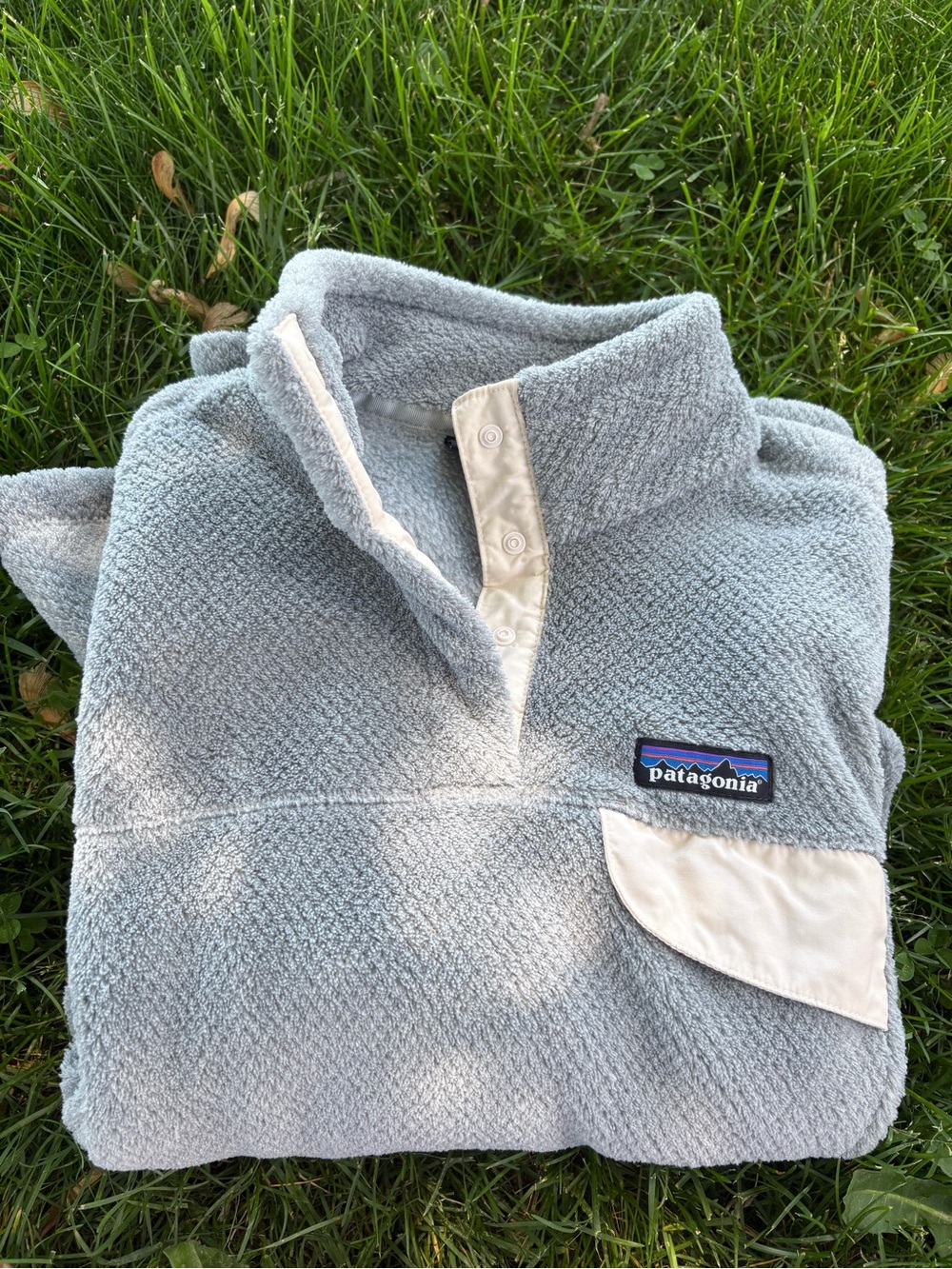 Patagonia Light Gray Women's Snap-T Fleece Pullover